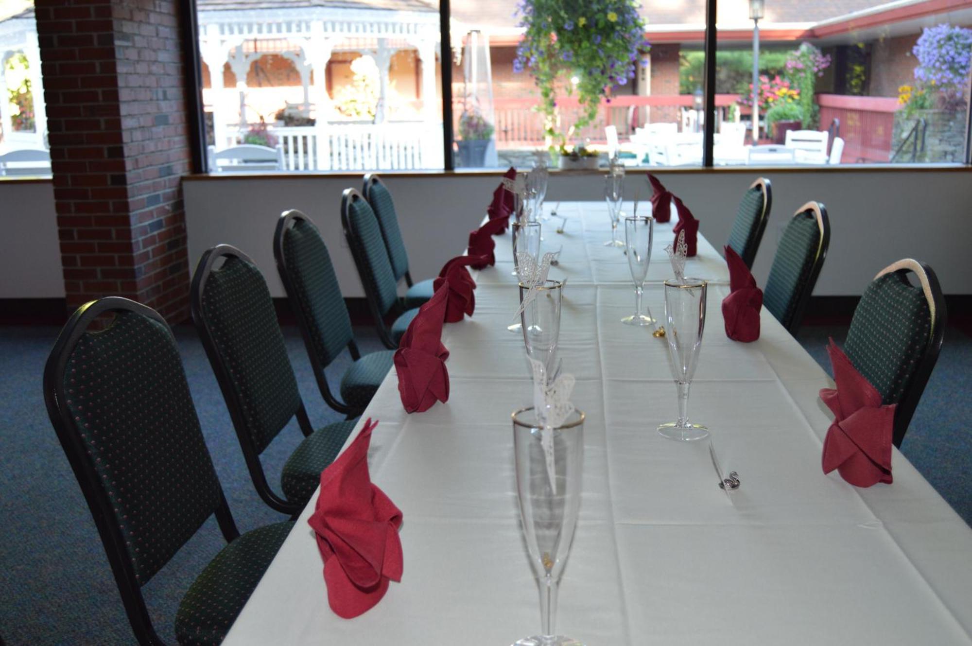 The Inn At Crumpin-Fox Bernardston Екстер'єр фото