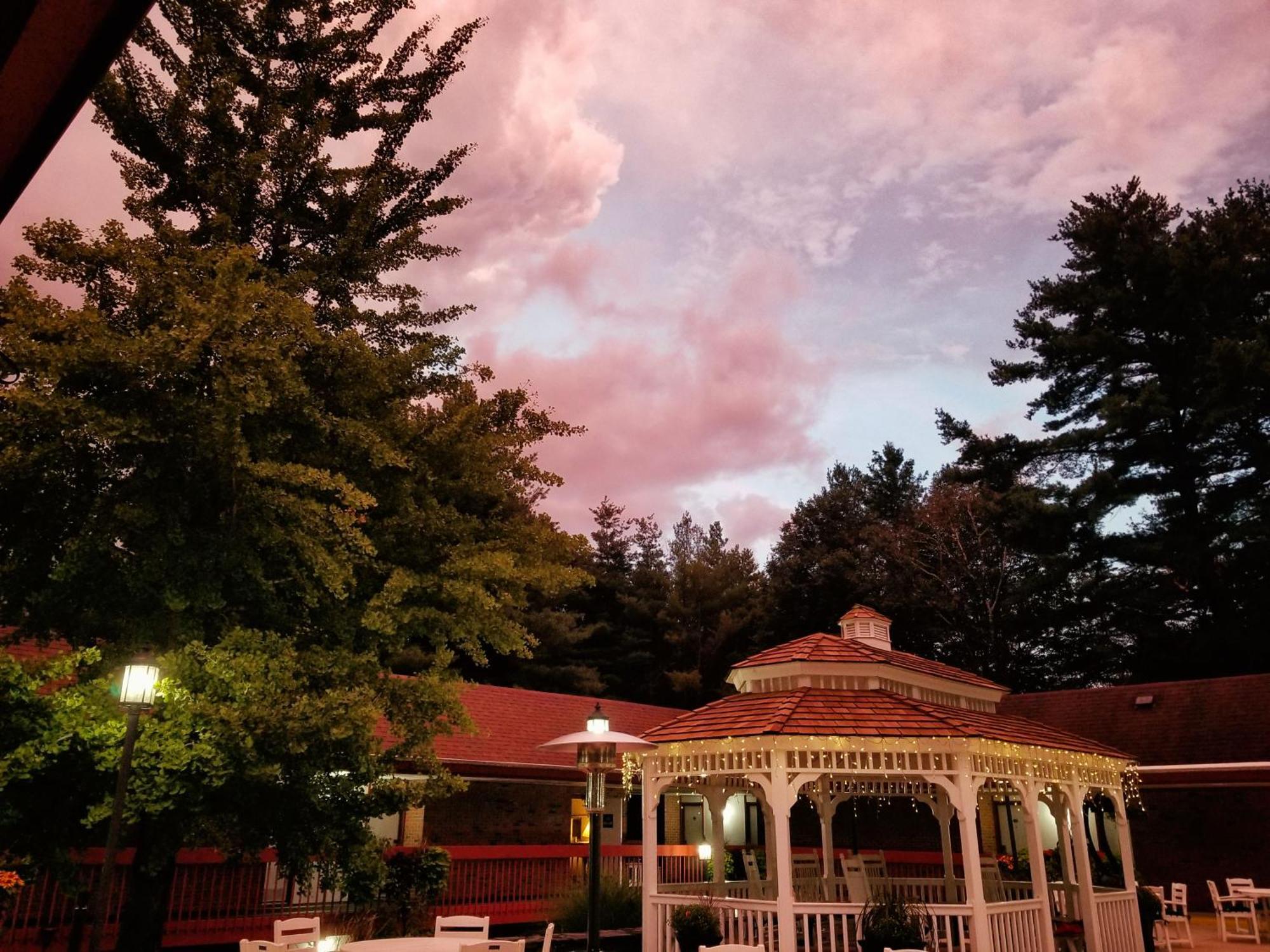 The Inn At Crumpin-Fox Bernardston Екстер'єр фото
