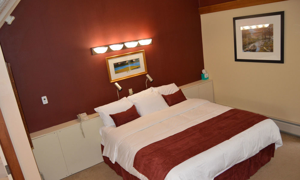 The Inn At Crumpin-Fox Bernardston Екстер'єр фото